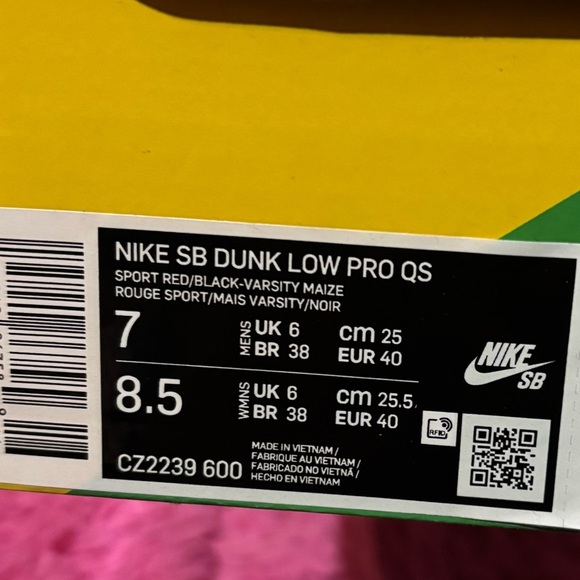 Nike Exclusive SB Dunk Low WHAT THE PAUL Sneakers main image 6